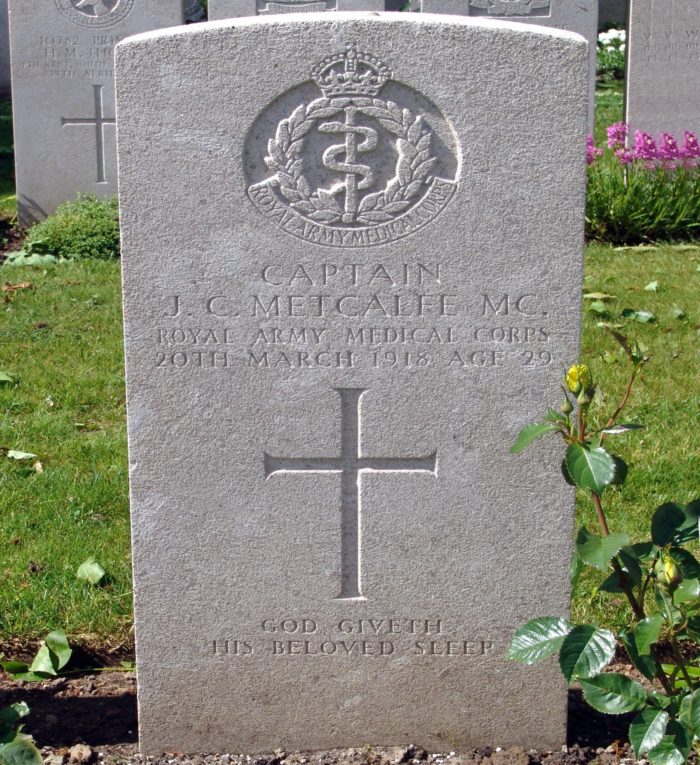 The headstone of Captain John Clifford Metcalfe in Lijssenthoek Military Cemetery, Belgium. Image supplied by Stuart Archer.