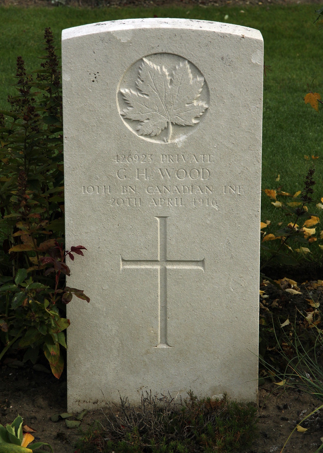 Headstone of Private George Wood. Image supplied by Philip Wheeler.